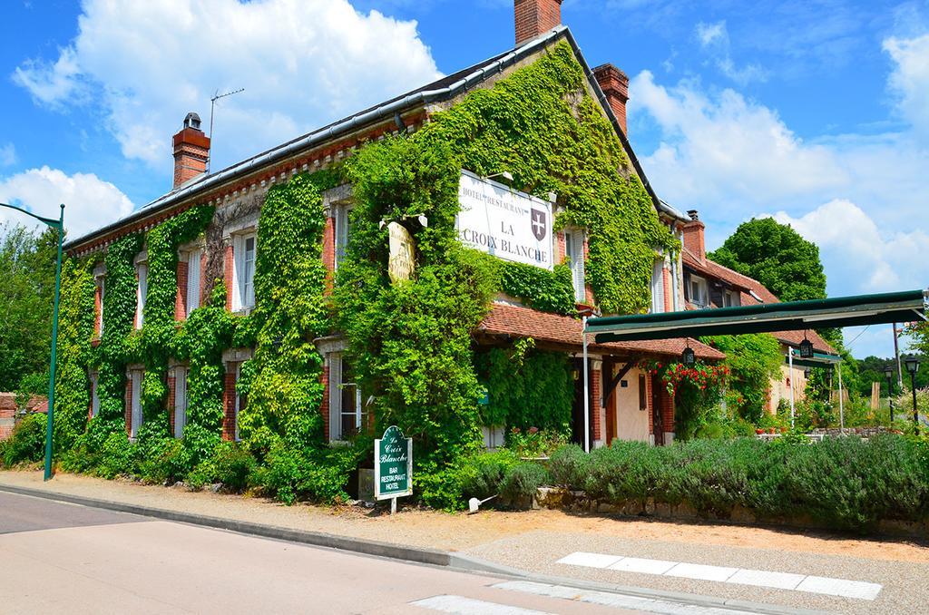 Auberge La Croix Blanche Combreux Eksteriør bilde