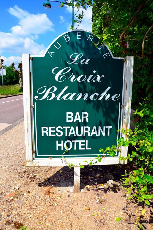 Auberge La Croix Blanche Combreux Eksteriør bilde